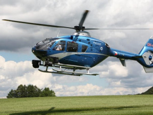 Policejní vrtulník zjišťoval nebezpečné předjíždění
