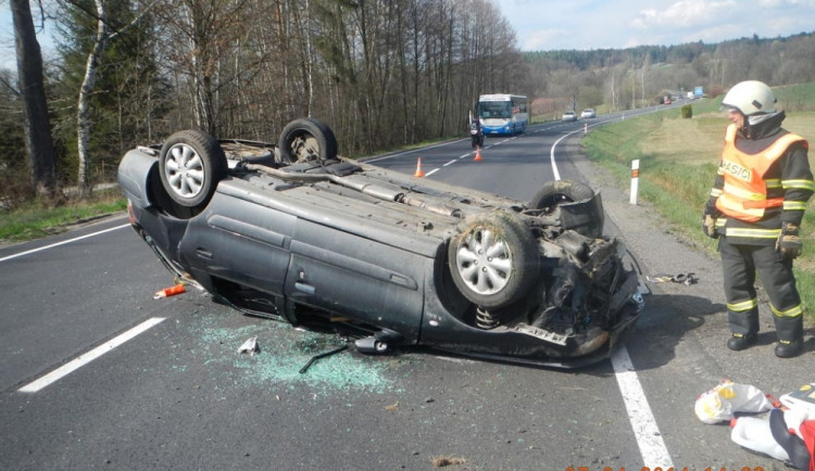 Pondělní nehody na Budějcku zaměstnaly záchranáře