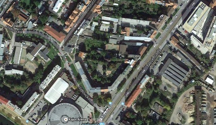 Vnitroblok, ve kterém mají vyrůst dva bytové domy, foto: Google Maps