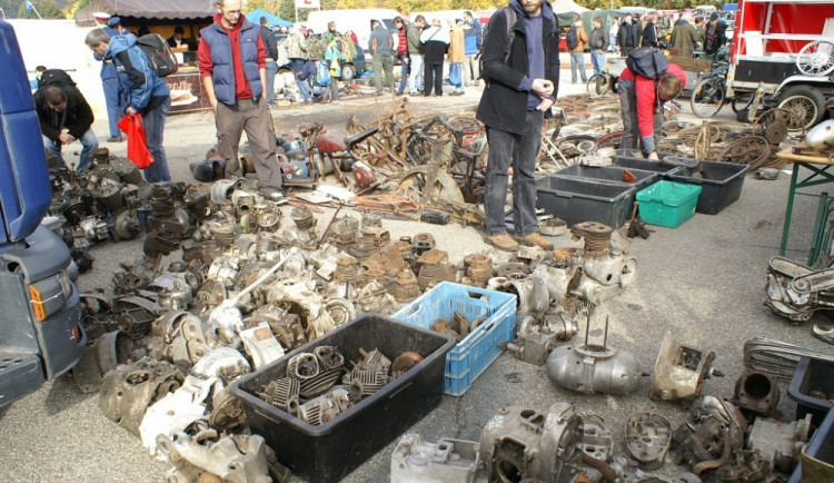 Na Jarní Motortechně seženou lidé i staré součástky, foto: Motortechna