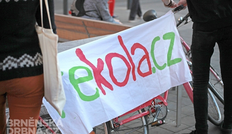 Všechna kola jsou růžová. Podle organizátorů je to kvůli bezpečnosti, foto: Brněnská Drbna, Miroslav Toman