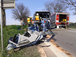 Nehoda zablokovala silnici na tři hodiny, foto: hasiči JMK