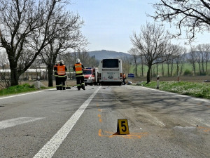 Nehoda zablokovala silnici na tři hodiny, foto: hasiči JMK