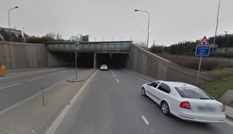 Husovický tunel bude ve směru na Židenice zavřený. Řidiče čeká zdržení