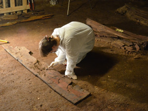 Dokumentování rakví, foto: A. Svoboda