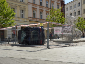 V centru Brna se objevila auta po nehodách, foto: HZS JMK