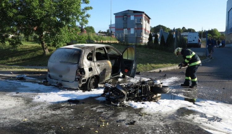 V Líšni zahynul po střetu s osobním autem motorkář, foto: HZS JMK