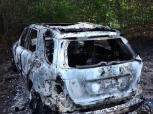 Když už muž auto nepotřeboval, zapálil ho, foto: Policie ČR