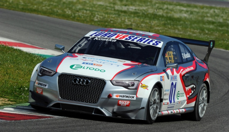 Tomáš Kostka je důstojným soupeřem horkokrevným italským pilotům, foto: EuroV8 Series