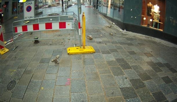 Fotografie spadlé římsy, foto: Městská policie