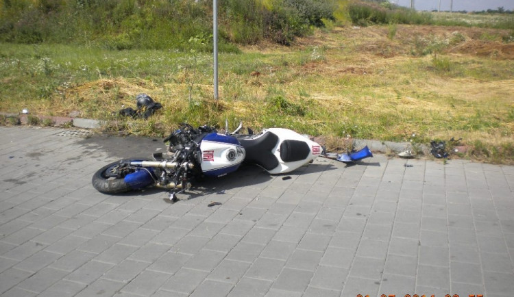 Havarovaný motocykl, foto: HZS JMK