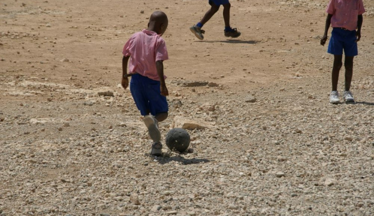Organizátoři sbírky vybrali celkem 181 míčů pro Haiti