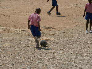 Organizátoři sbírky vybrali celkem 181 míčů pro Haiti