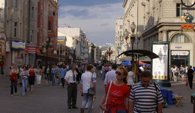 Jak fungují sankce? Prodělají všichni vyjma protežovaných domácích výrobců a organizovaného zločinu