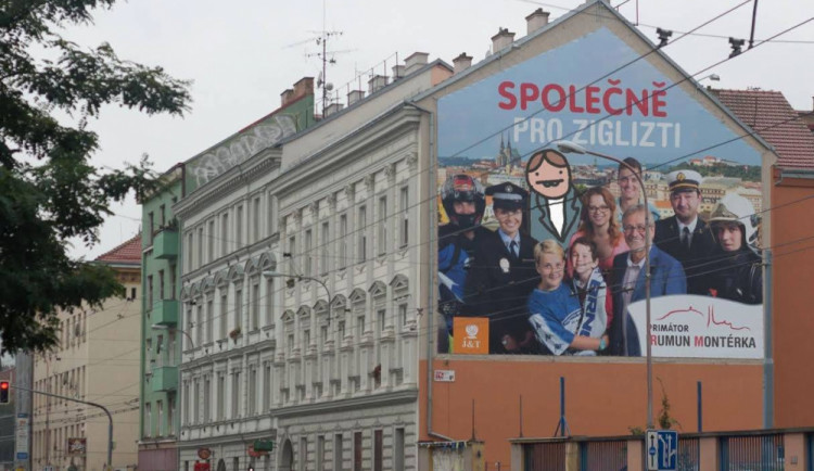 Reklamní plocha primátora Onderky už se stala terčem vtipálků, koláž: Opráski sčeskí historje