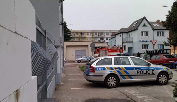 Kvůli blikající krabičce byla část Lipenské ulice evakuována