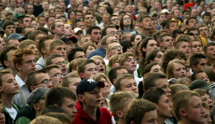 Středočeský kraj je nejlidnatější, nejméně nemanželských dětí se rodí na Zlínsku