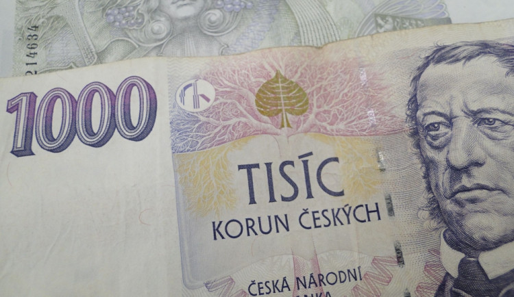 peníze ilustrační foto