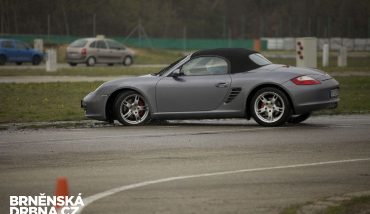 Tuning show na Masarykově automotodromu otevřela okruhovou sezonu, foto- Brněnská Drbna, Miroslav 