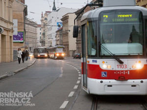 Hlášení zastávek v Brně se může změnit, rozhodnou cestující