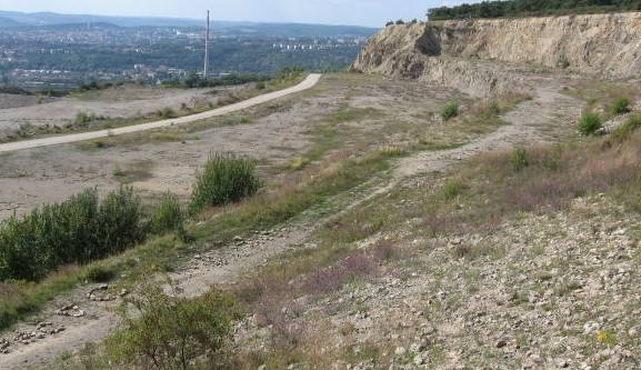 Ochranáři vybudovali nad lomem u Brna turistickou stezku