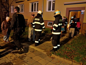 V Brně hořel dům, hasiči evakuovali 32 lidí