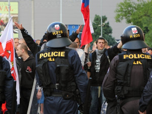 V Brně se střetli studenti s extremisty