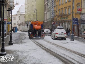 Osádky posypových vozů už drží zimní pohotovost