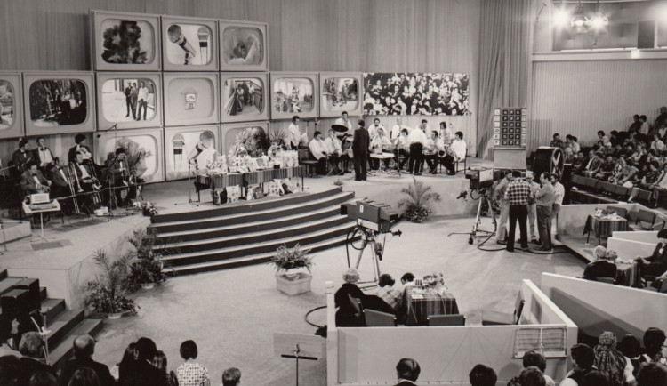 Zpívá celá rodina_1