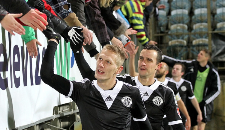 Ligová rozlučka s rokem 2014 vyšla fotbalistům na jedničku