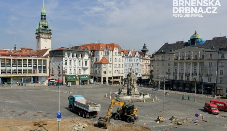 Trhovci budou do června prodávat na Moravském náměstí