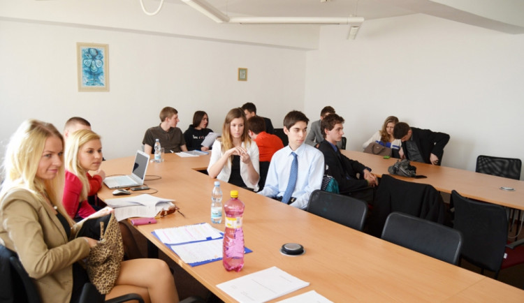 Studenti středních škol-ilustrační foto