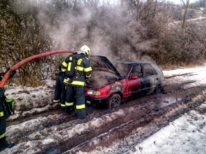 Hasiči likvidovali požár auta u Zbýšova