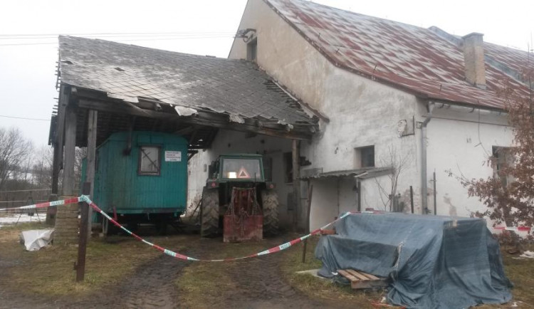 Osmačtyřicetiletého farmáře kdosi zavraždil. Policie z taktických důvodů mlčí