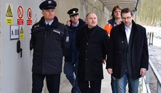 HEJTMAN NAVŠTÍVIL SKLAD PRŮMYSLOVÝCH TRHAVIN V BOHDALICÍCH-PAVLOVICÍCH