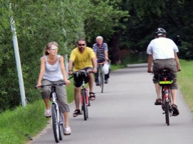 Policie: Začíná sezona cyklistů, je nutná helma i reflexní prvky