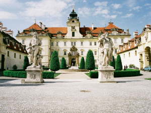 Policie: Kastelán zámku Valtice nechal zničit 58 výtvarných děl