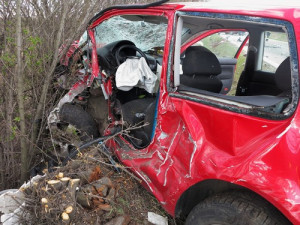 Na R46 u Vyškova se srazilo osobní auto a kamion, 3 lidé zemřeli