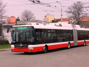 Po šesti letech má Brno nový kloubový trolejbus