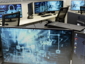 V Brně vzniklo nové cvičiště obrany proti kybernetickým útokům