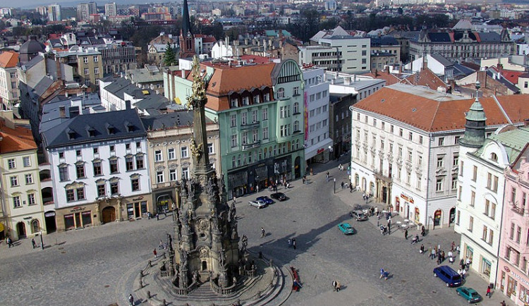 Zahraniční student se za své chování na Horním náměstí omluvil dopisem