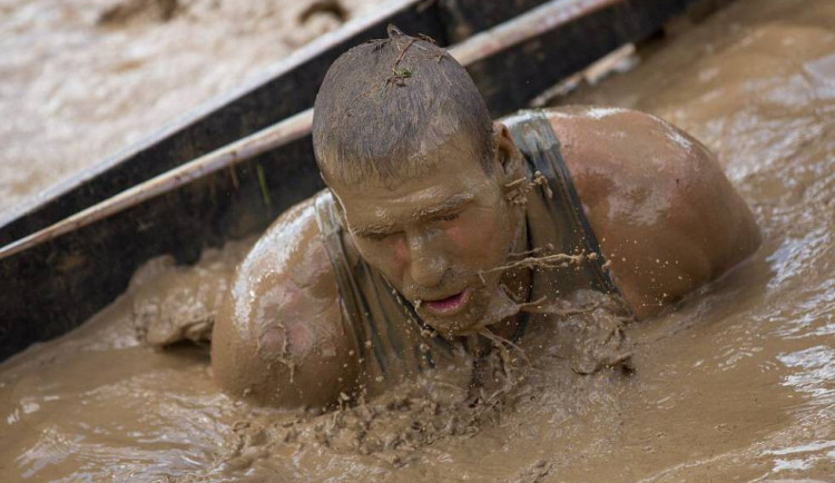 Bahno, svaly a krev - v Litovli se o víkendu poběží extrémní závod Spartan Race