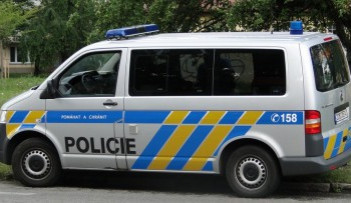 Policie stíhá dva inspektory ČOI z Brna kvůli korupci