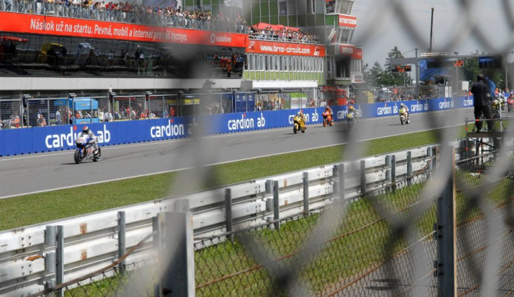 Automotodrom zastavil předprodej vstupenek na GP, nedostal dotaci