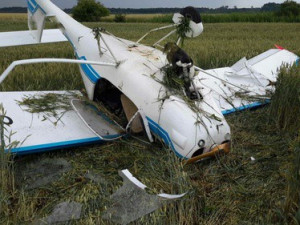 Na Brněnsku spadlo ultralehké letadlo, dva zranění