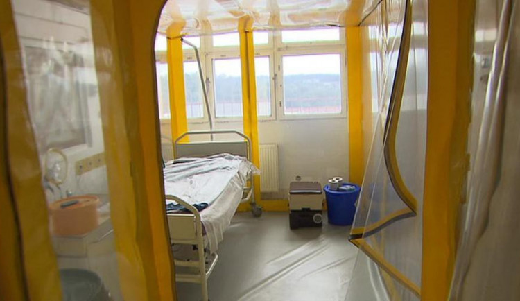 Kvůli podezření na nákazu koronavirem MERS zasedal krizový štáb