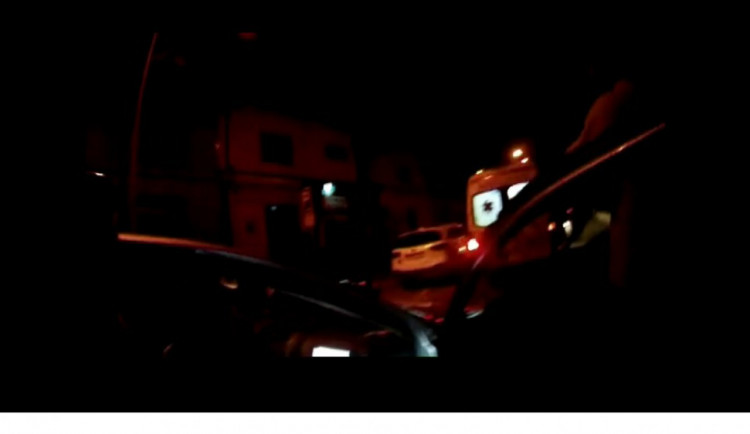 Podroušená žena s dítětem nebyla schopná slova, partner si na holčičku nepamatoval