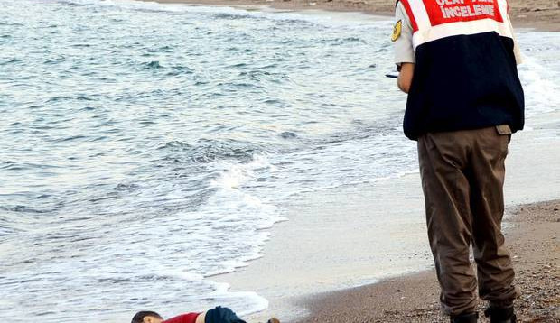 Utonulý syrský chlapec, foto: The Independent