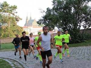 Běžci obsadí centrum Brna v nočním závodě na 5 nebo 10 mil