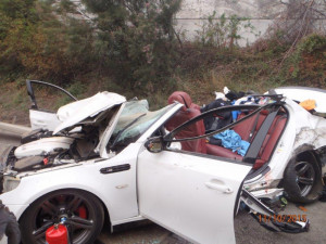 Na dálnici u Popůvek hasiči vyprostili muže ze zdemolovaného BMW